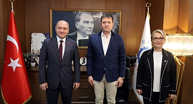 "Beni Kovun" Dedi, Partinin Üst Düzey İsimleri Kapısına Geldi!