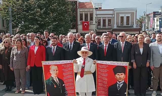 CHP ve Sivil Toplum Kuruluşlarından Cumhuriyet'e Vefa Töreni