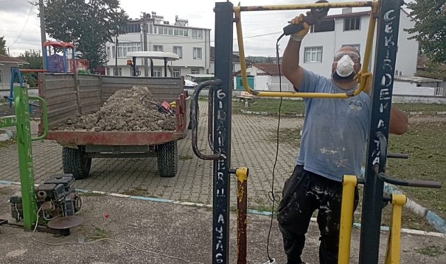 Kıyıköy Belediyesi'nden Çocuk Parklarına Bakım ve Yenileme