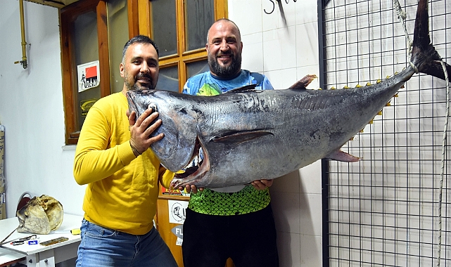 Oltayla 1 metre 74 santimlik orkinos yakaladı, o anları kaydetti