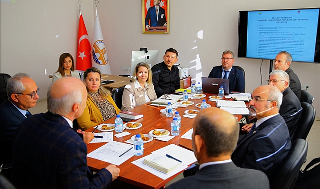 ÜNİVERSİTEMİZ ARAŞTIRMA VE GELİŞTİRME PROGRAMLARI ÜST KURULU TOPLANDI