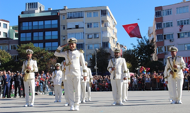 Kırklareli Belediyesi Bando Takımı Cumhuriyet Coşkusunu Halkla Paylaştı