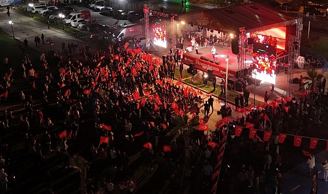 TEKİRDAĞ, BÜYÜKŞEHİR'İN ETKİNLİKLERİYLE CUMHURİYET'İN IŞIĞINDA BULUŞTU