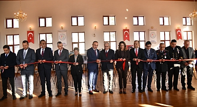 Vali Soytürk Tekirdağ'ın Eski Fotoğrafları Sergisi'nin Açılışını Yaptı