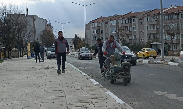 Kırklareli Belediyesi Yayla Un Fabrikası Çevresinde Kaldırım Taşlarını Yeşil-Beyaza Boyadı