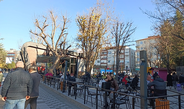Kırklareli'de Soğuk Havaya Rağmen Güneş Yüzünü Gösterdi