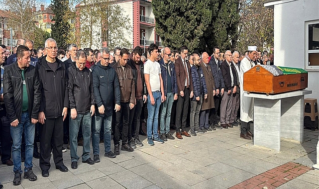 Üniversitede 2'nci kattan düşen büro personeli Selda, son yolculuğuna uğurlandı