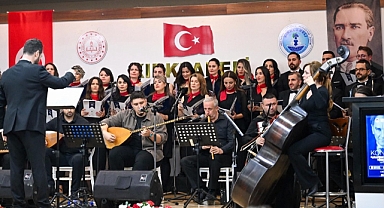 Vali Uğur Turan "Atatürk'ün Sevdiği Türküler" Programına Katıldı
