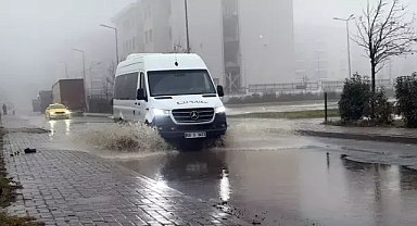 Çorlu'da sağanak etkili oldu