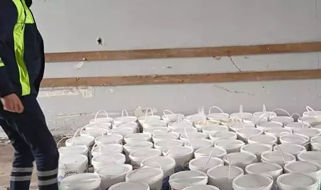 Durdurulan araçta son tüketim tarihi geçmiş, sahte etiketli 800 kilo tereyağı ele geçirildi