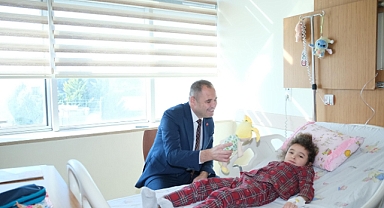 Kırklareli Belediye Başkanı  Bulut'tan Miniklere  Yeni Yıl Ziyareti