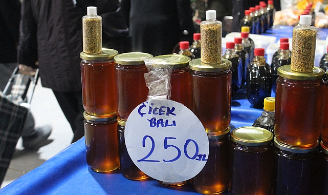 Kırklareli'nde Çilek Balı Kavanozu 250 TL'den Satışta