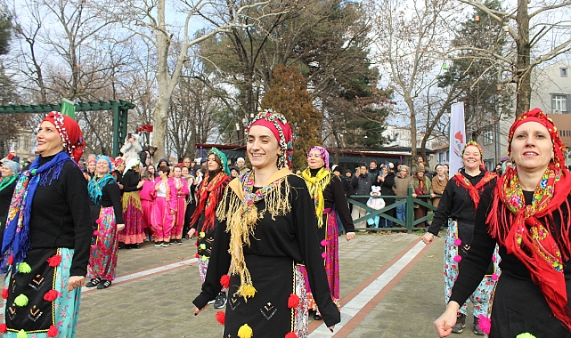 Kırklareli'nde Karadeniz Yöresi Oyunları Büyük İlgi Gördü