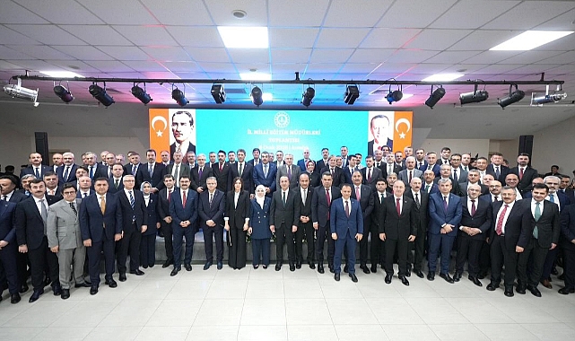 Müdür Altınöz, Antalya'daki İl Millî Eğitim Müdürleri Toplantısına Katıldı