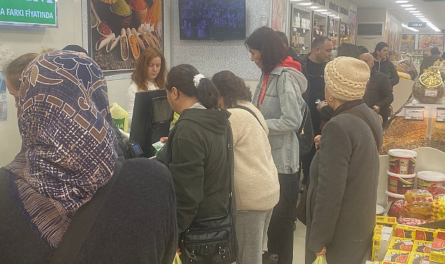 Bayrama Günler Kala Şeker ve Kuruyemişçilerde Yoğunluk