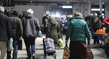 Bulgarlar Kırklareli Kapalı Pazarı'nda Alışveriş Keyfi Yaşıyor