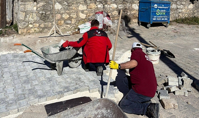 Kaynarca'da Yol Tamirat Çalışmaları Sürüyor
