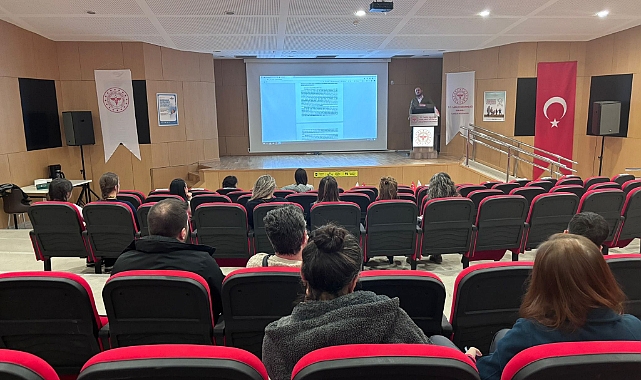 Kırklareli Eğitim ve Araştırma Hastanesi'nde Sağlık Çalışanlarına Mesleki Sorumluluk Eğitimi