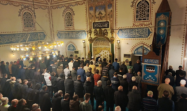 Kırklareli’nde Ramazan’ın Son Teravihine Yoğun Katılım