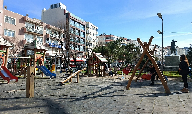 Kırklareli Parklarında Oyun Keyfi Başladı