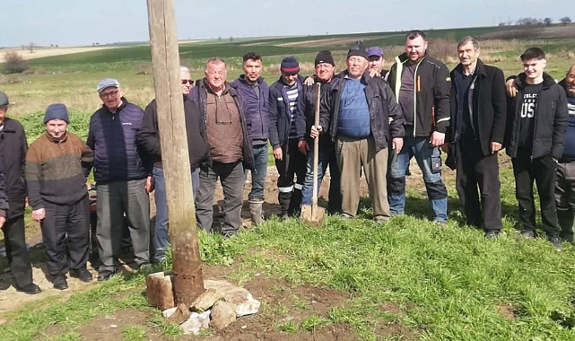 Leylekler İçin Seferber Oldular: Köy Halkı Yuvayı Yeniden Kurdu