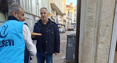 Ramazan Bereketi Sokaklara Taştı: Edirne'de Bin Pide İkram Edildi