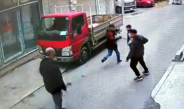 Sokak ortasında darbedildi; o anlar kamerada