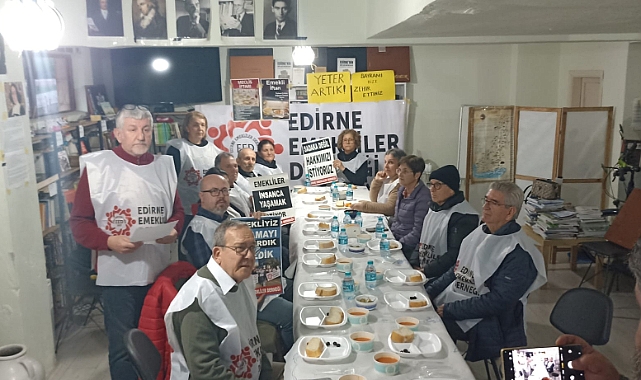 Tarhana Çorbası ve 3 Zeytinle İftar: Emeklilerden Hükümete Çağrı
