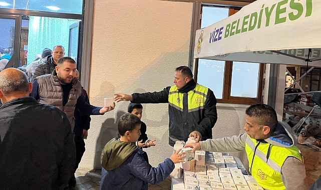 Vize’de Kadir Gecesi’ne Özel Kandil Simidi İkramı
