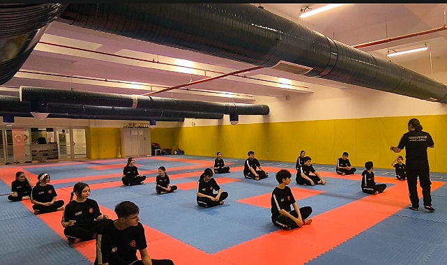 Yamaner Spor Kulübü'nde İstiklal Marşı'nın Ruhu Yaşatıldı