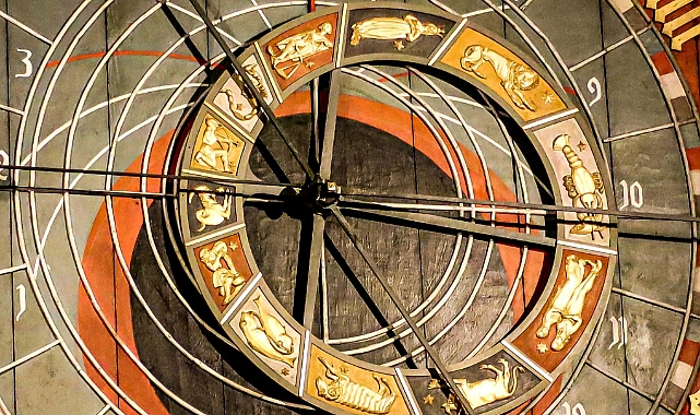 23 Nisan 2026 Astroloji Yorumu: Neşe ve Paylaşım Günü