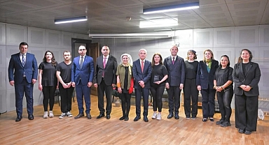 "Çirkin" Oyunu Kırklareli'nde İzleyicilerle Buluştu