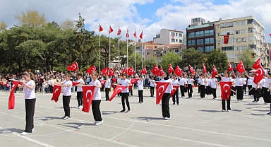 Kırklareli'nde Bayram Sevinci! Öğrencilerden Muhteşem 23 Nisan Gösterileri