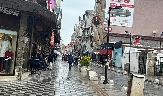 Kırklareli'nde Yağmur Akşam Saatlerinde Etkisini Gösterdi