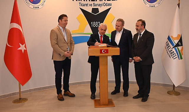 Vali Uğur Turan'dan Kırklareli TSO'ya Ziyaret: "Şeref Defteri"ni İmzaladı
