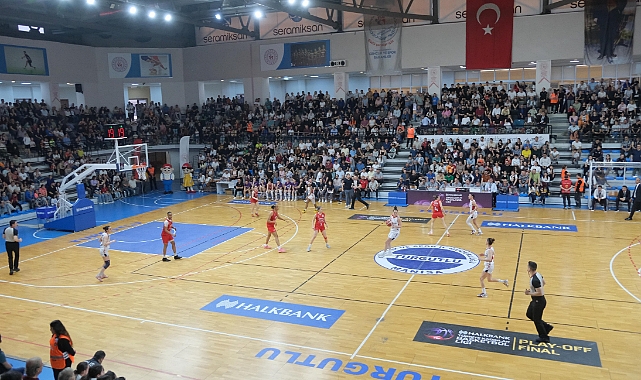 Kırklareli Belediyesi Kadın Basketbol Takımı Turgutlu'yu Devirdi