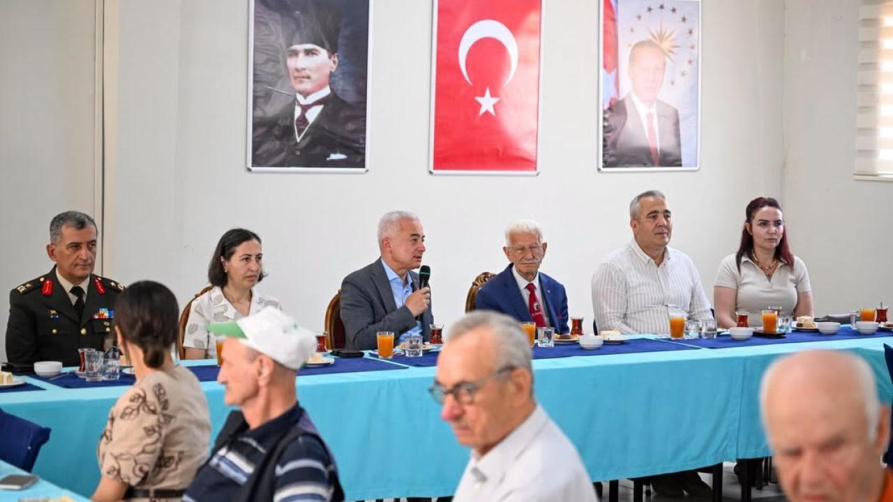 Kırklareli Protokolünden Huzurevine Ziyaret