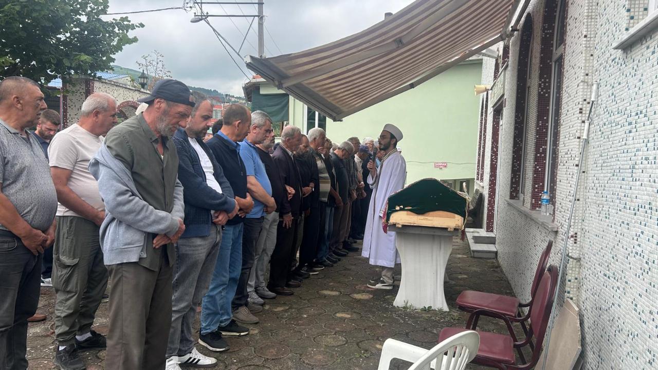 Anneye Veda Edilirken Kahreden Haber Geldi
