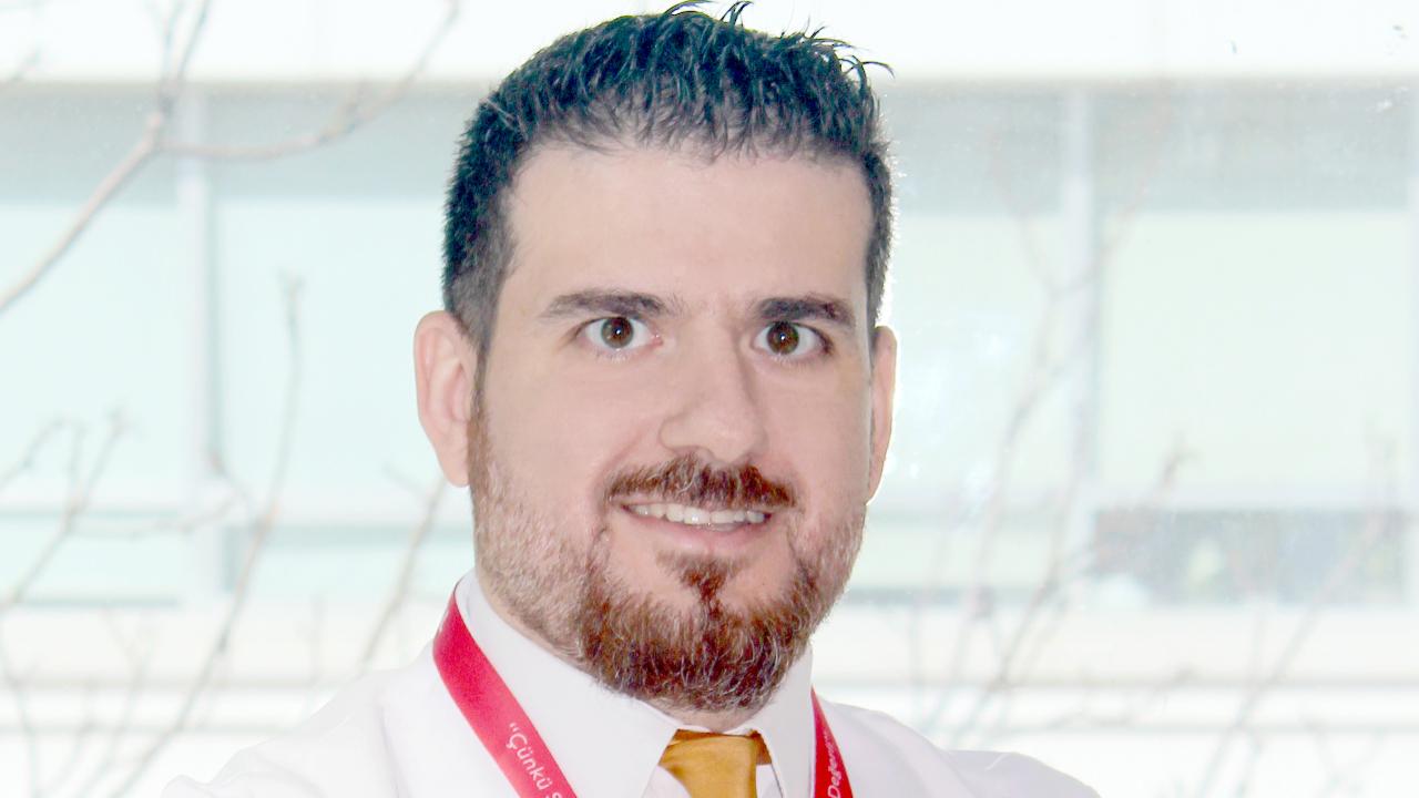 AŞIRI SICAKLARDA HAMİLELERİN VÜCUT ISISINI DÜŞÜREN 9 ÖNERİ Yaz aylarında hamileler sıcağa karşı daha hassas hale geliyor. Hamileliğin ilk üç ayında (12 hafta) anne adaylarının vücudun aşırı ısınmasına neden olan faktörlerden uzak durması önem taşıyor.
