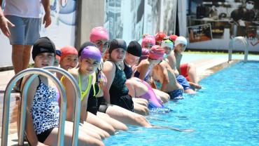 Lüleburgaz’da Çocuklar Yazı Yüzme Eğitimiyle Geçiriyor