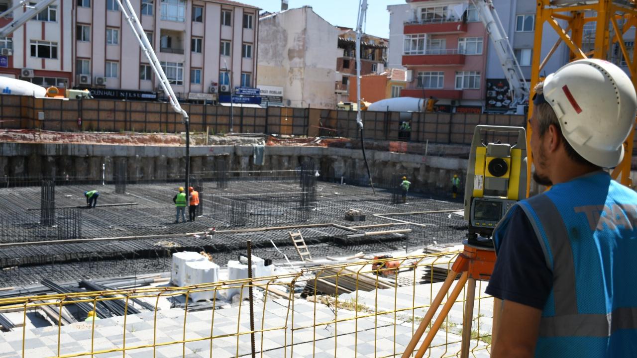 Lüleburgaz’da Katlı Otopark Projesi Hızla Yükseliyor