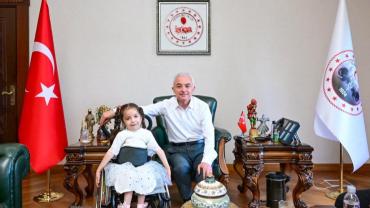 SMA Hastası Minik İdil Ayşe Valilikte Ağırlandı