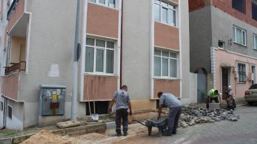 Yayla Mahallesi'nde Kaldırım Düzenleme Çalışması