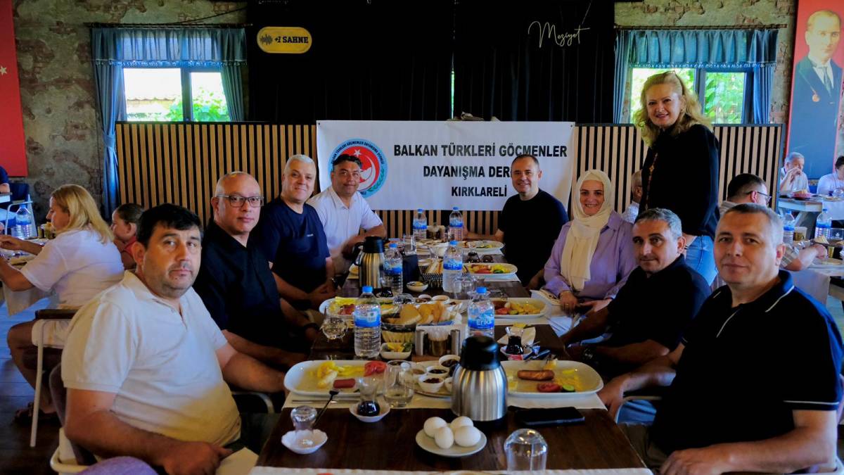 Balkan Türkleri Kahvaltıda Tek Yürek Oldu