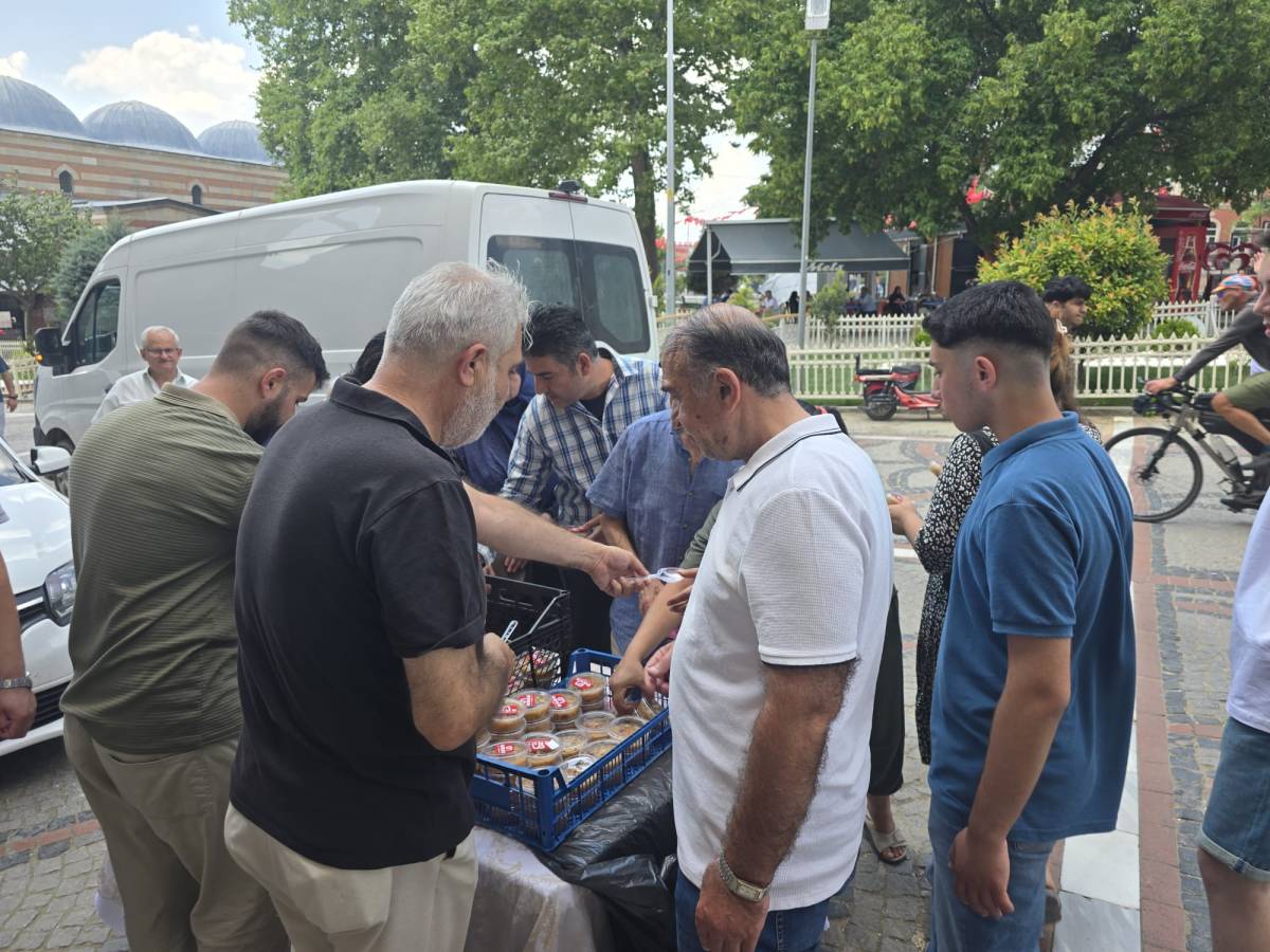 Edirne'de Aşure Bereketi Paylaşıldı