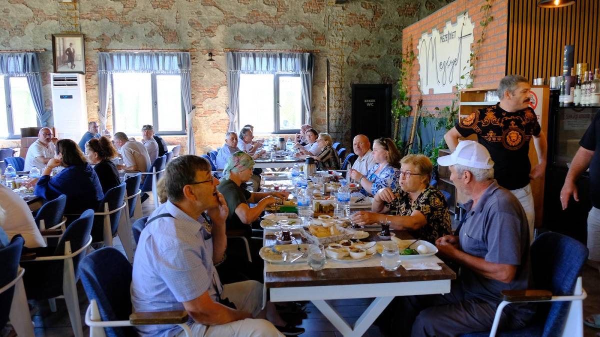 Balkan Türkleri Kahvaltıda Tek Yürek Oldu