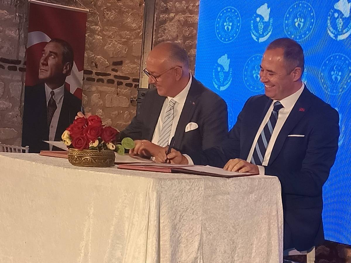 Kırklareli'nin Yeni Yaşam Merkezi İçin İmzalar Atıldı