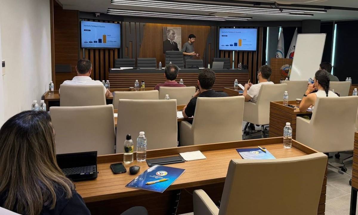 Lüleburgaz’da İş Dünyasına E-Ticaret Eğitimi