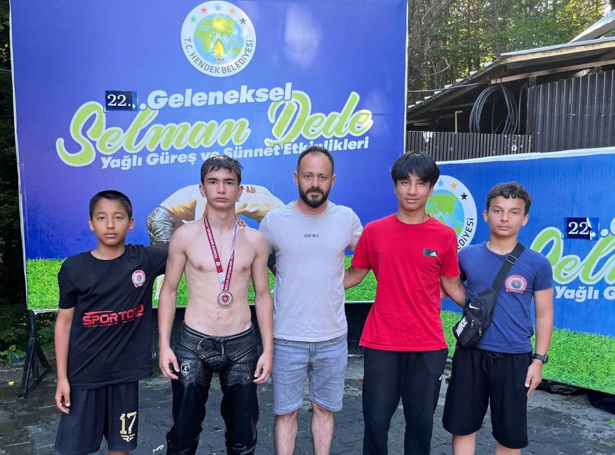 Demirköy Güreşçileri Hendek’te Gururlandırdı