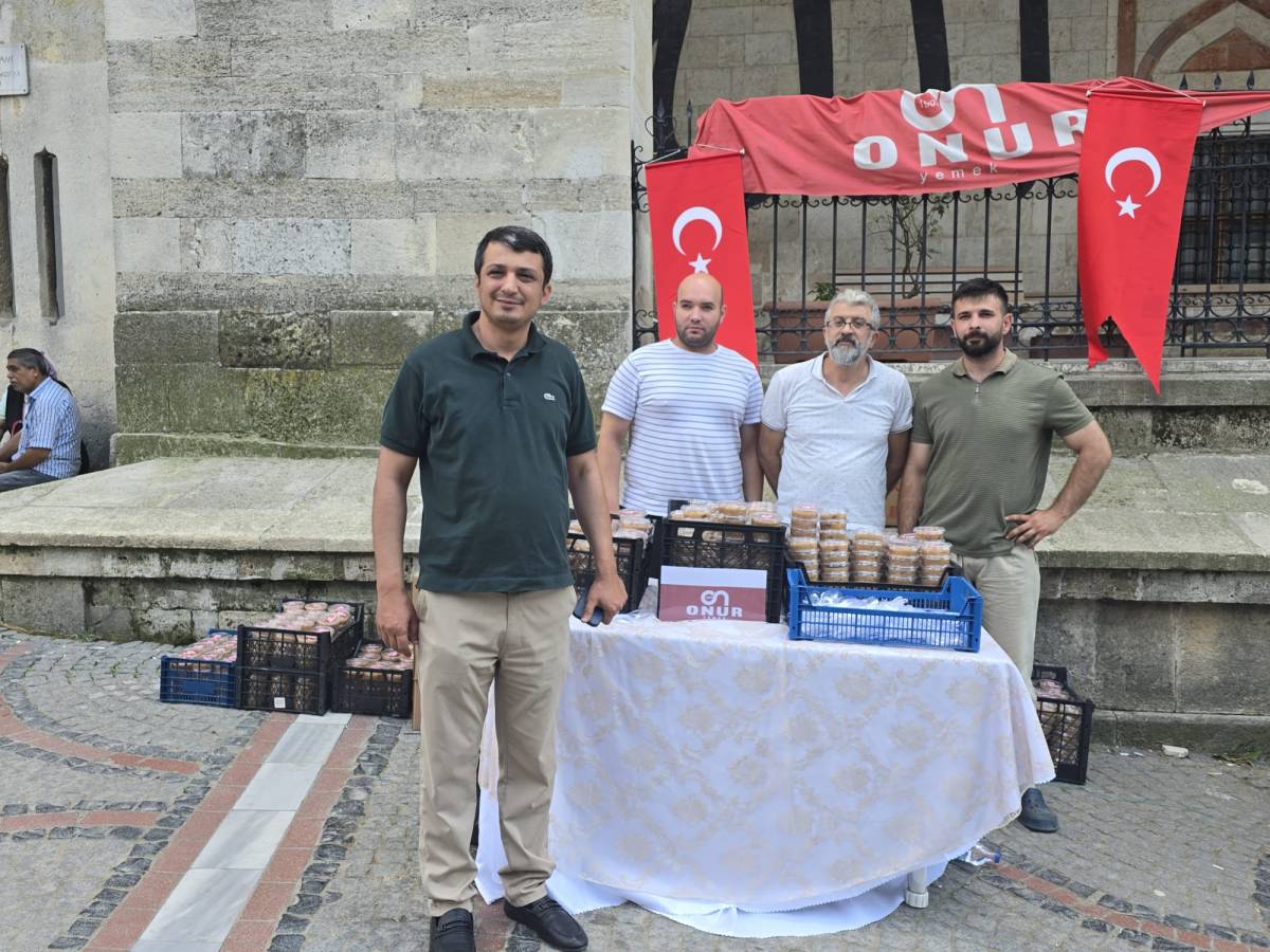 Edirne'de Aşure Bereketi Paylaşıldı